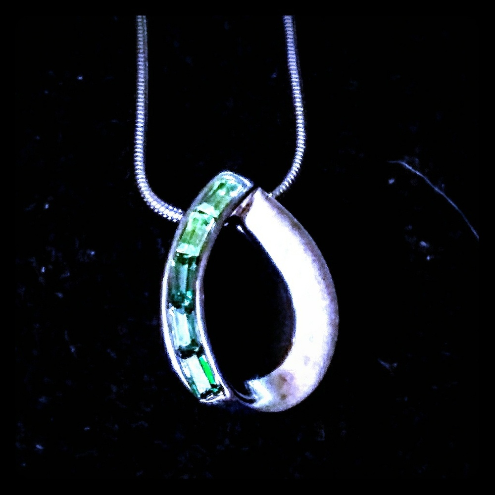 Silver & Green Pendant & Chain